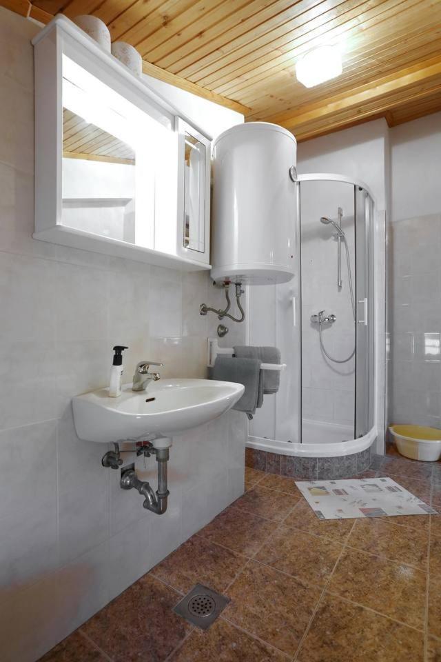 Little Heaven On Earth - Apartmani Martina Vlašići Buitenkant foto